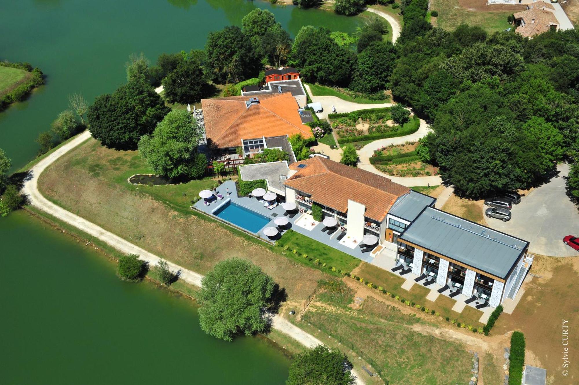 Les Jardins Du Lac Trizay Exterior photo
