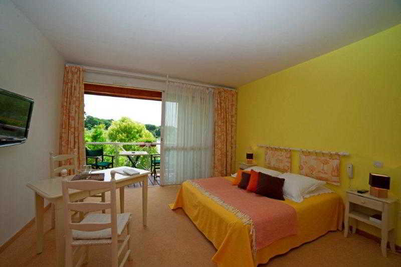 Les Jardins Du Lac Trizay Exterior photo