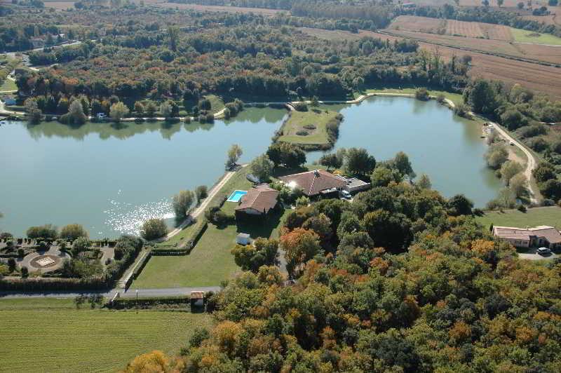 Les Jardins Du Lac Trizay Exterior photo
