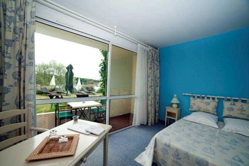 Les Jardins Du Lac Trizay Room photo