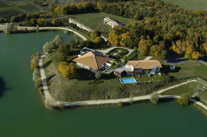 Les Jardins Du Lac Trizay Exterior photo